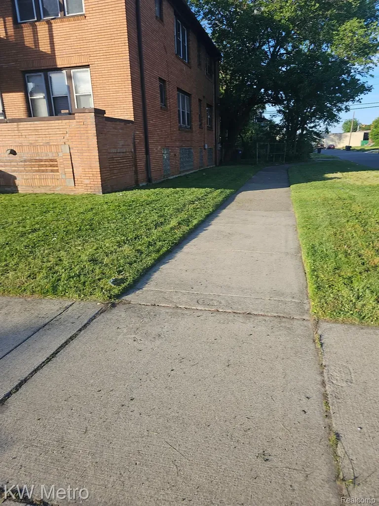 13300 La Salle Boulevard Detroit City MI 48238