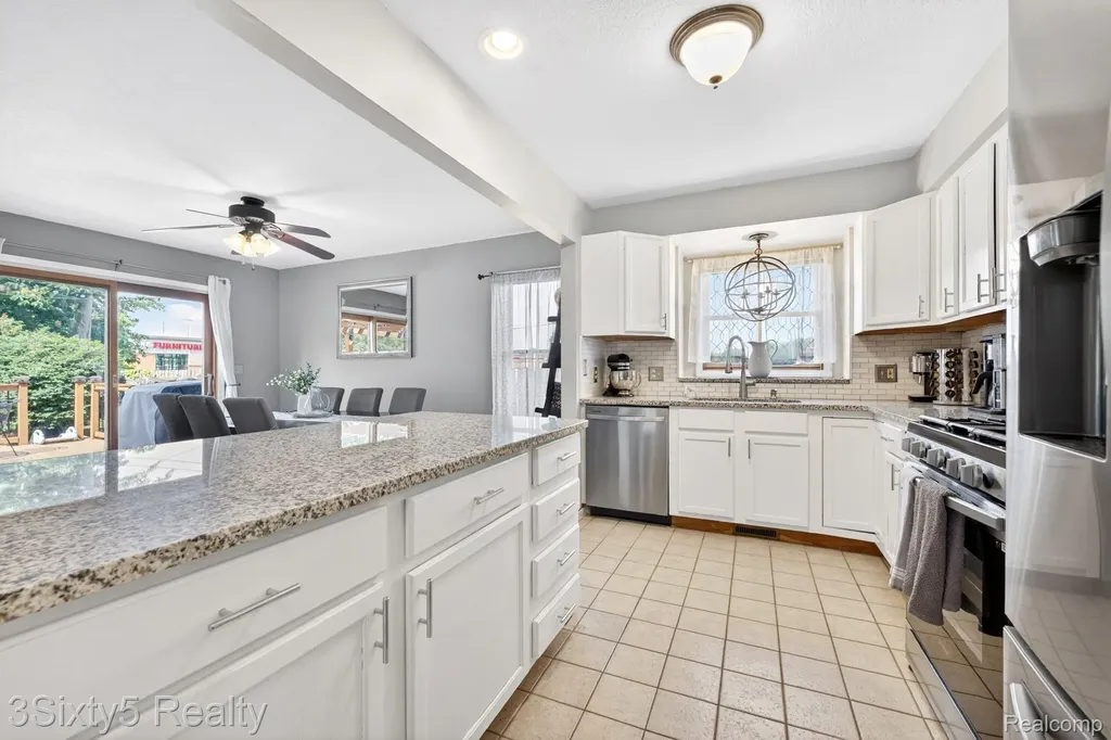 12736 Phelps Street Southgate City MI 48195