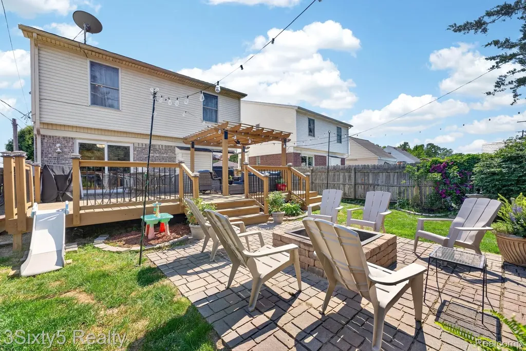 12736 Phelps Street Southgate City MI 48195