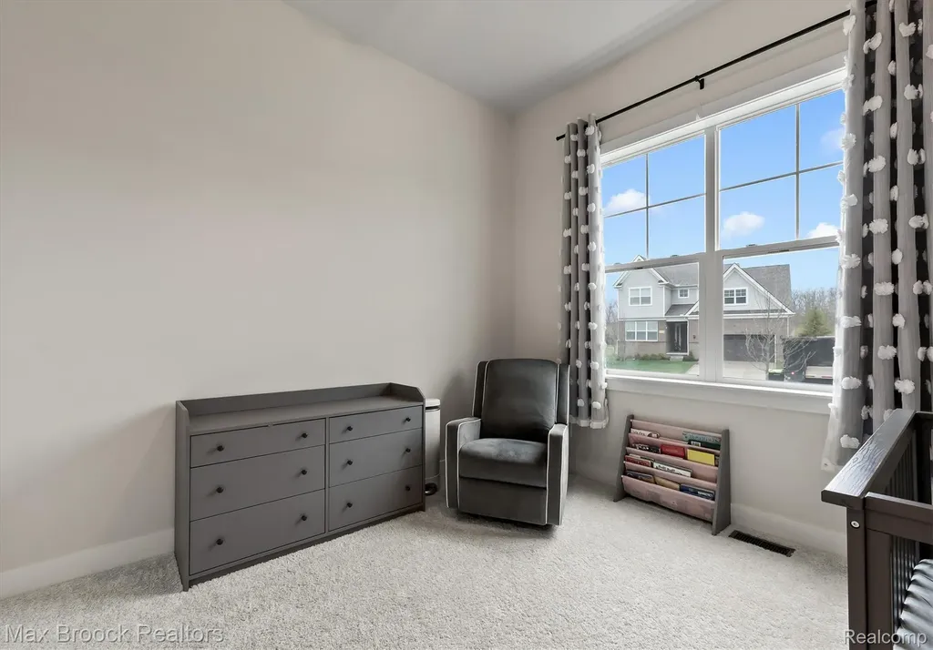 5526 Helmsdale Boulevard West Bloomfield Charter Township MI 48322