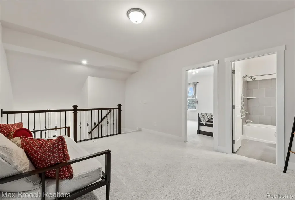 5526 Helmsdale Boulevard West Bloomfield Charter Township MI 48322