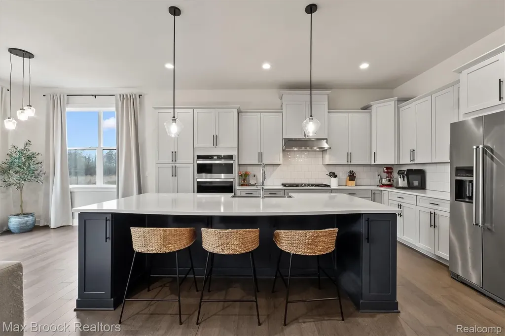 5526 Helmsdale Boulevard West Bloomfield Charter Township MI 48322