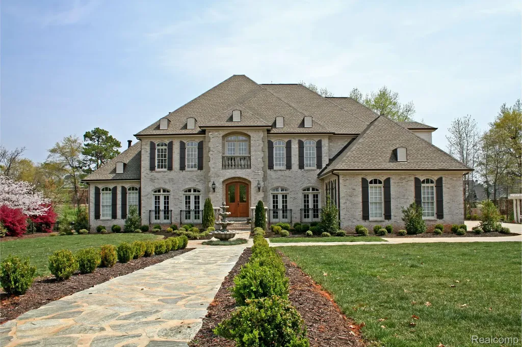 31111 Lahser Road Beverly Hills Village MI 48025