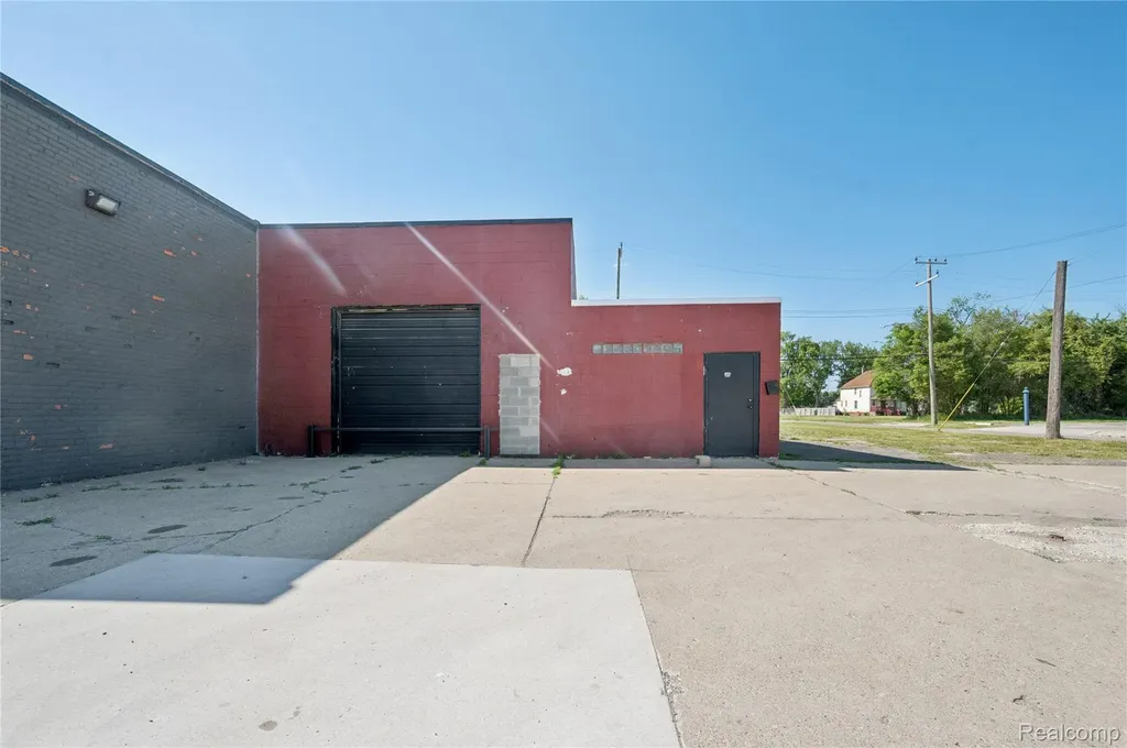 300 Oakwood Detroit City MI 48217