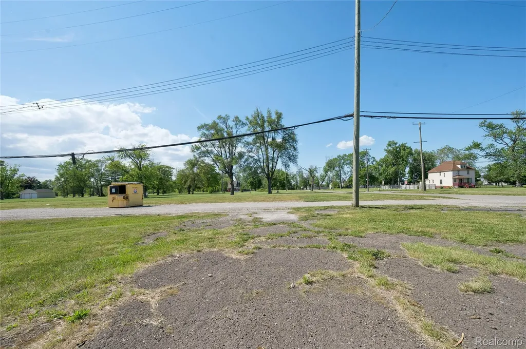 300 Oakwood Detroit City MI 48217