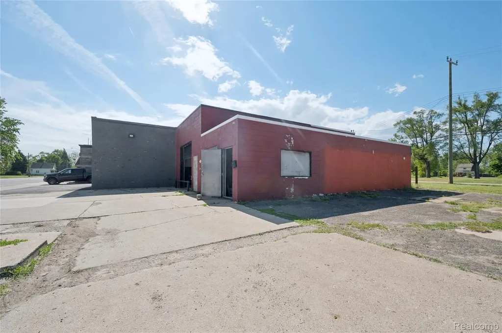 300 Oakwood Detroit City MI 48217