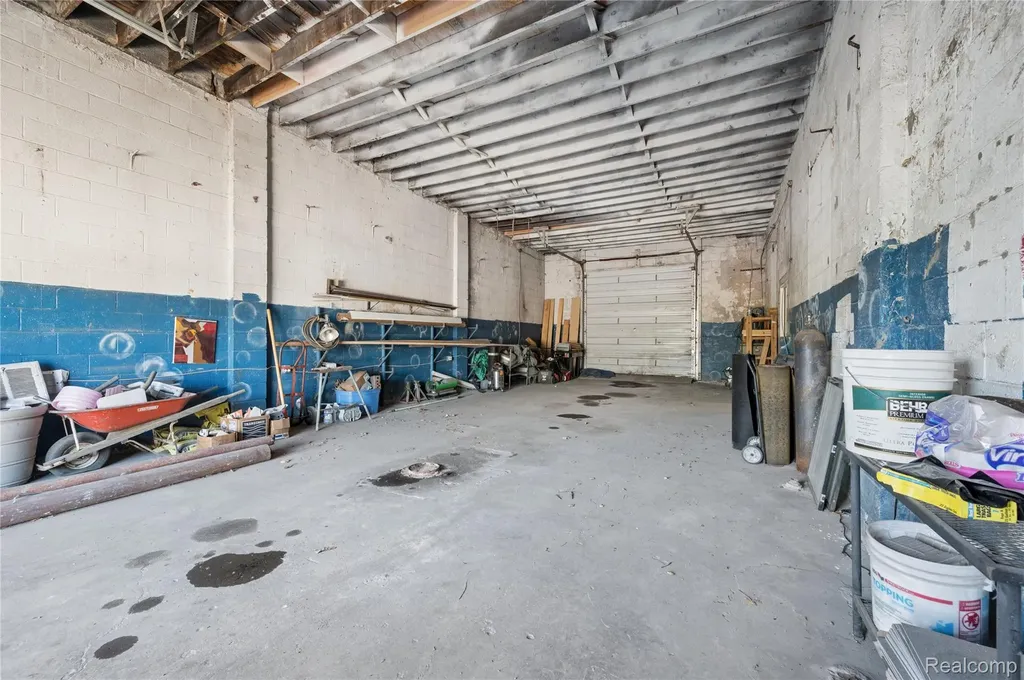 300 Oakwood Detroit City MI 48217