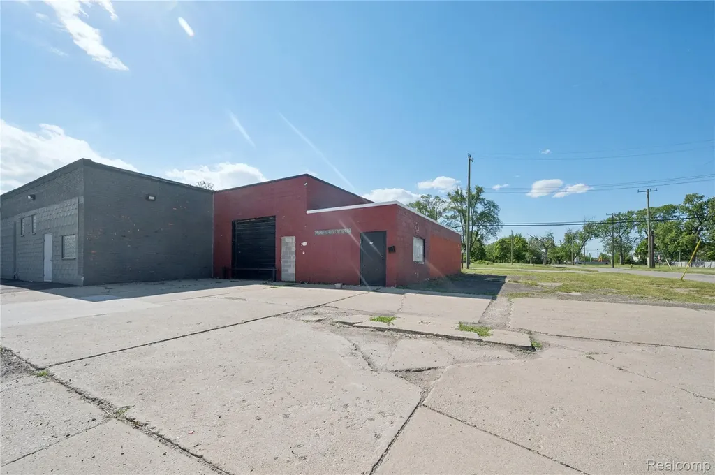 300 Oakwood Detroit City MI 48217