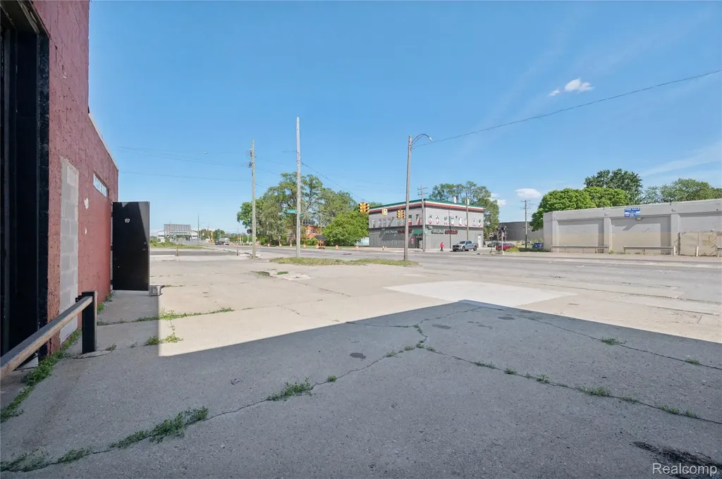 300 Oakwood Detroit City MI 48217