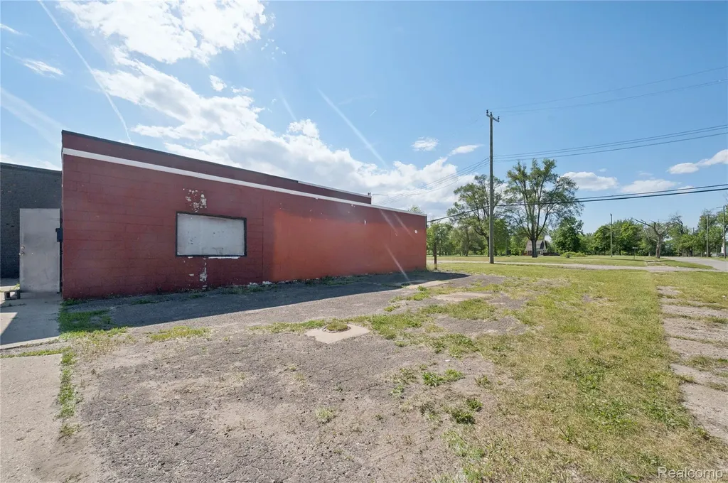300 Oakwood Detroit City MI 48217