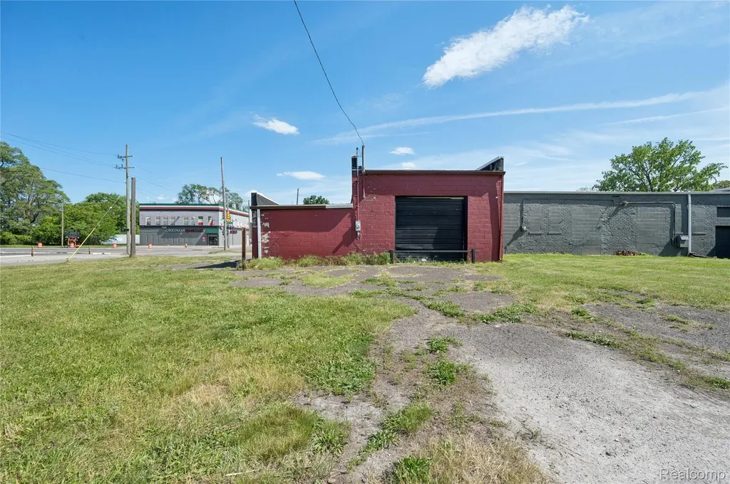 300 Oakwood Detroit City MI 48217