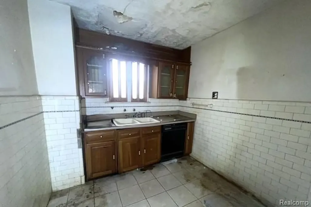 14777 Fairmount Drive Detroit City MI 48205