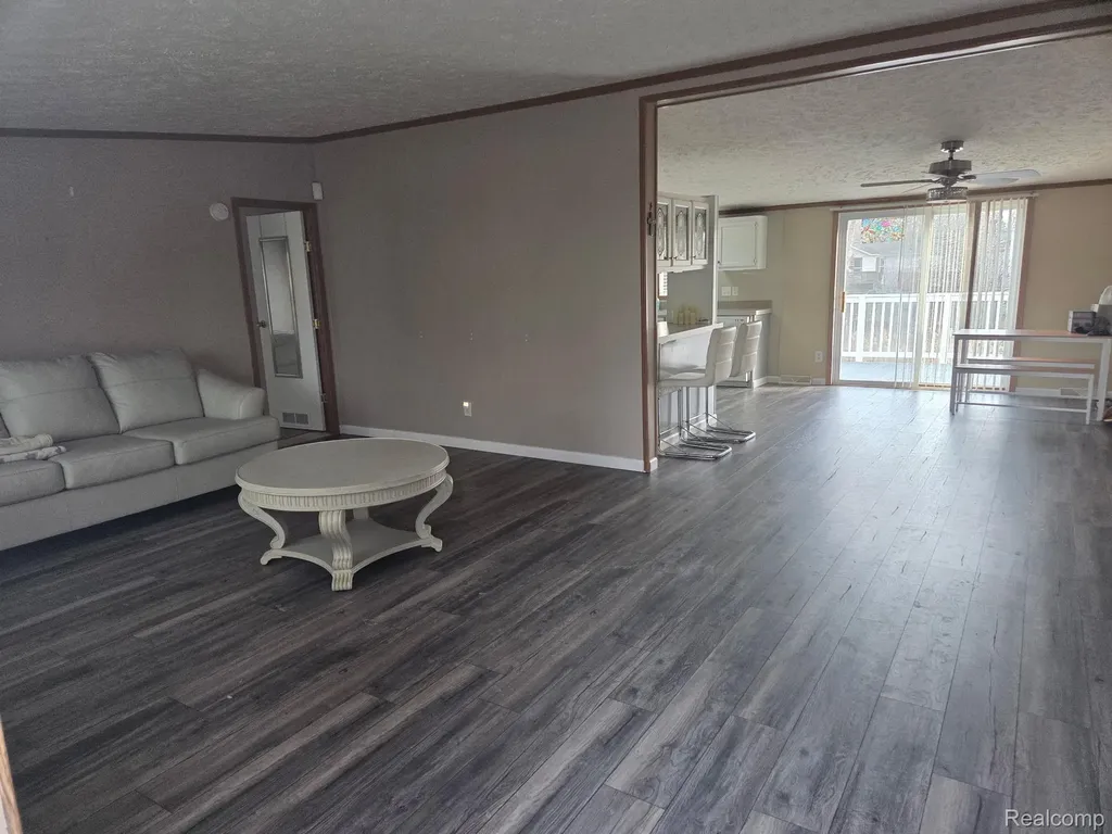 167 Laurel Leah Oxford Charter Township MI 48462