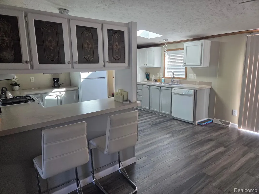 167 Laurel Leah Oxford Charter Township MI 48462