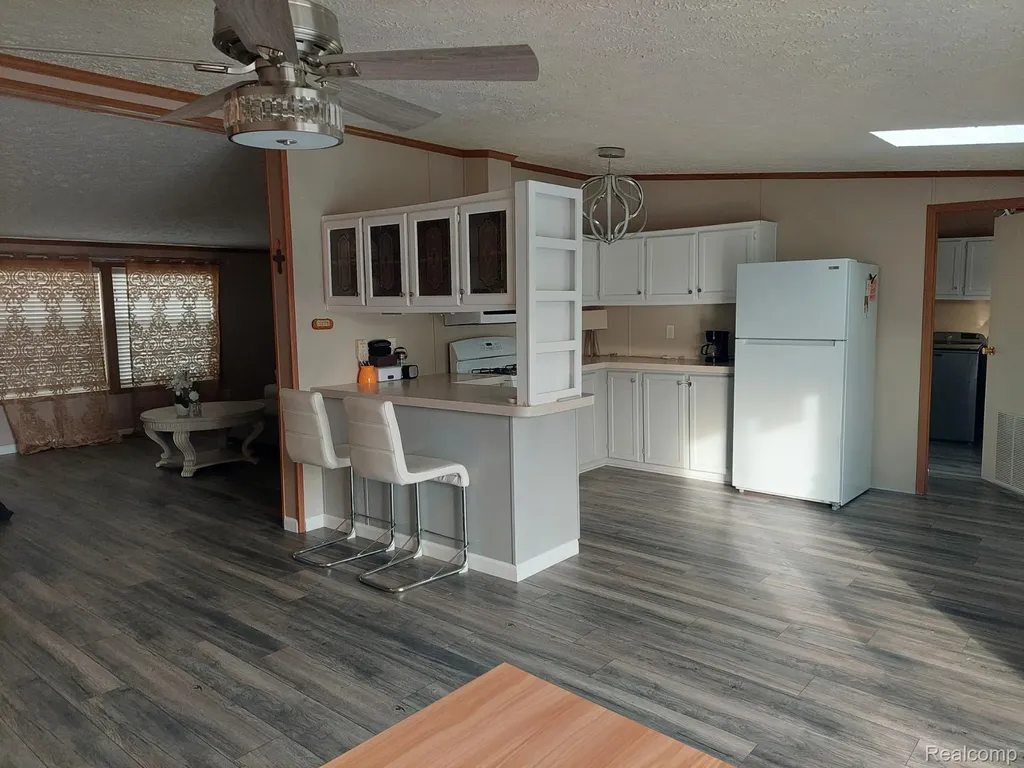 167 Laurel Leah Oxford Charter Township MI 48462