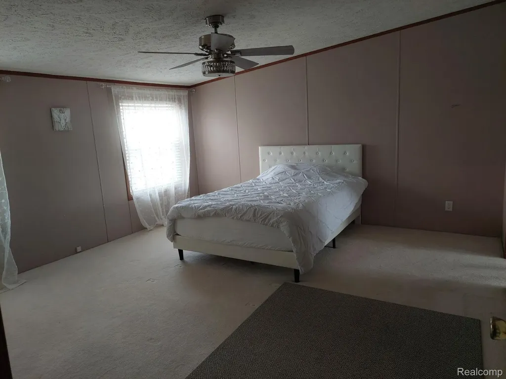 167 Laurel Leah Oxford Charter Township MI 48462