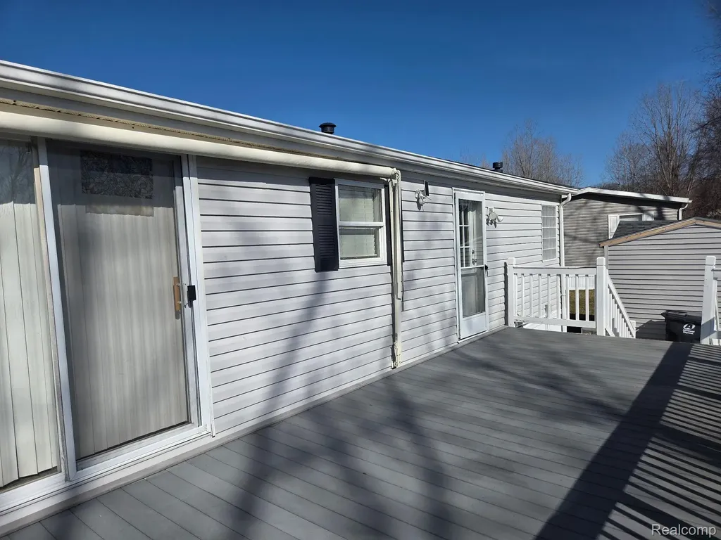 167 Laurel Leah Oxford Charter Township MI 48462