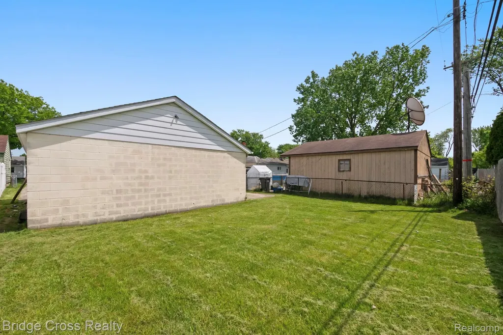 25515 Culver Street St. Clair Shores City MI 48081