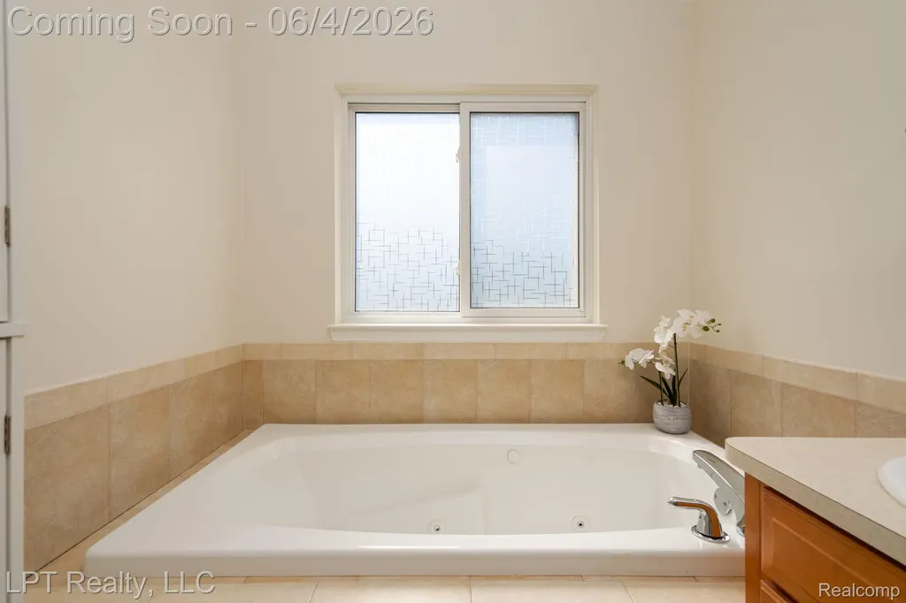1366 Hidden Wood Court Grand Blanc Charter Township MI 48439