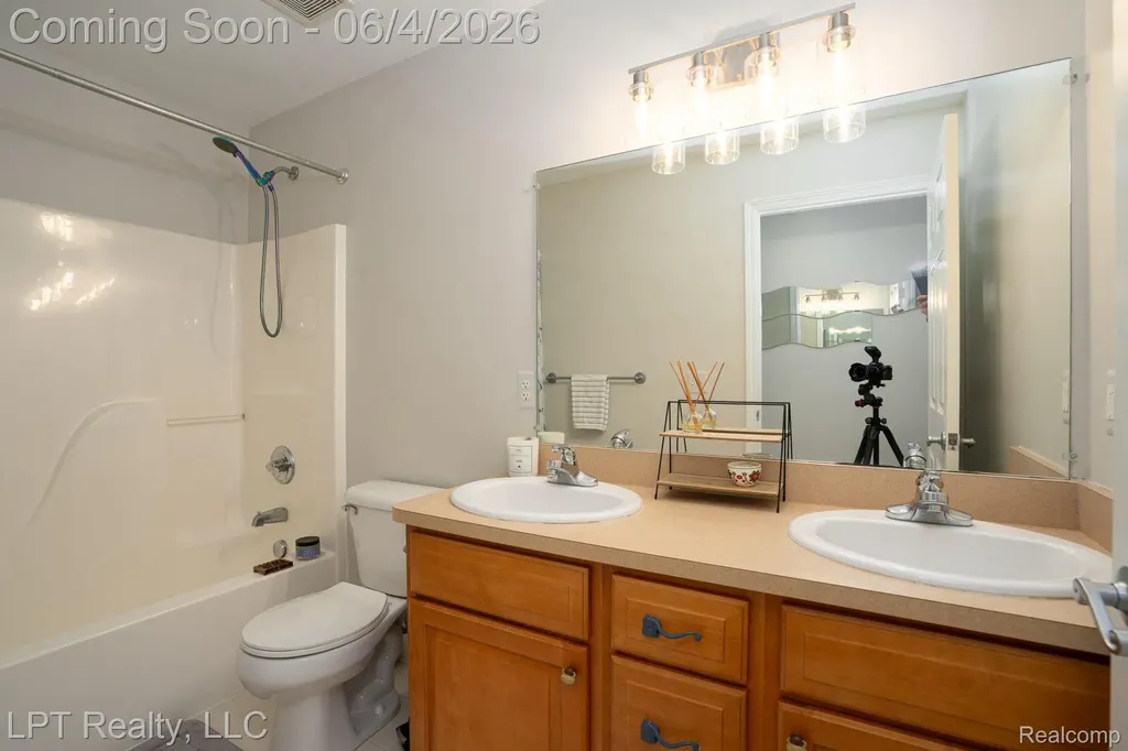 1366 Hidden Wood Court Grand Blanc Charter Township MI 48439