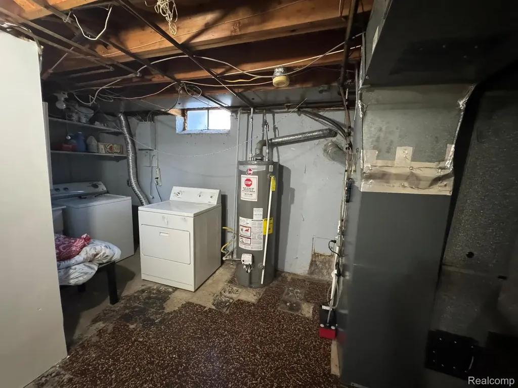8847 Woodbine Redford Charter Township MI 48239