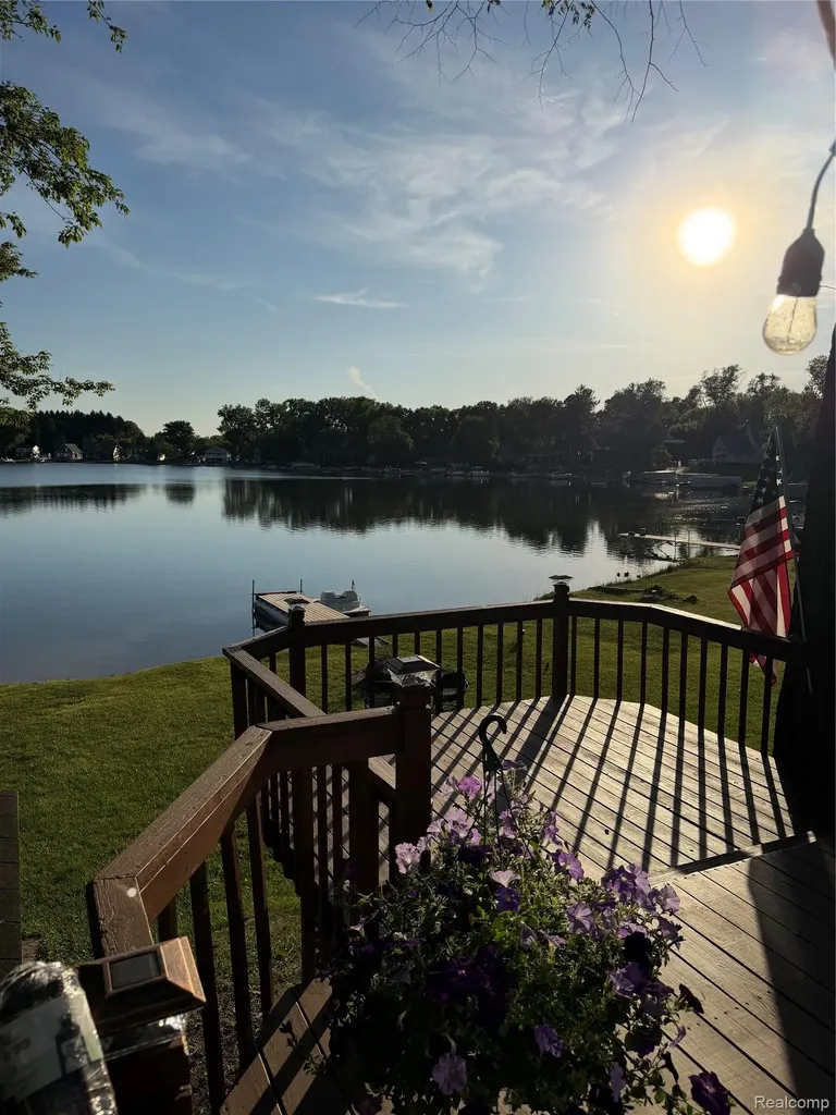 1717 Triangle Lake Road Marion Township MI 48843