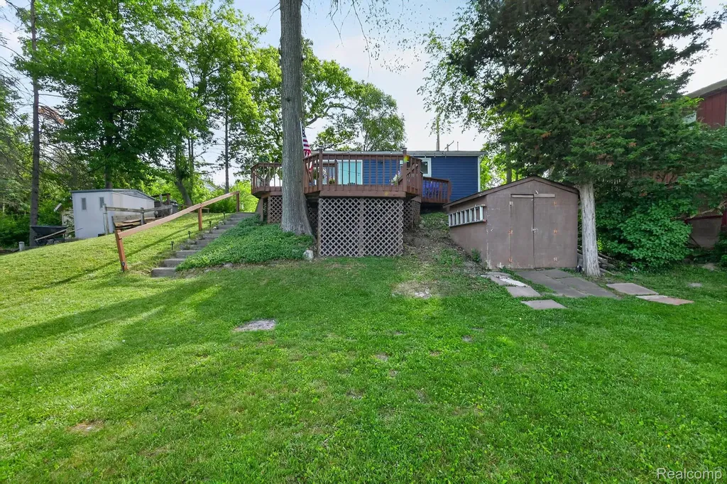 1717 Triangle Lake Road Marion Township MI 48843