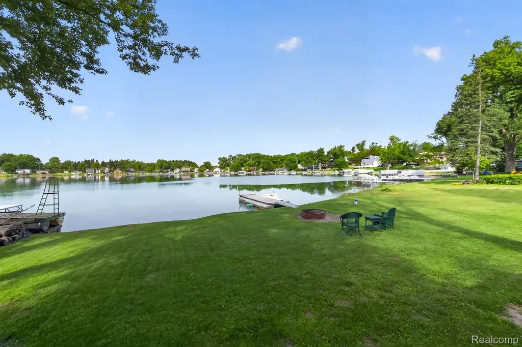 1717 Triangle Lake Road Marion Township MI 48843