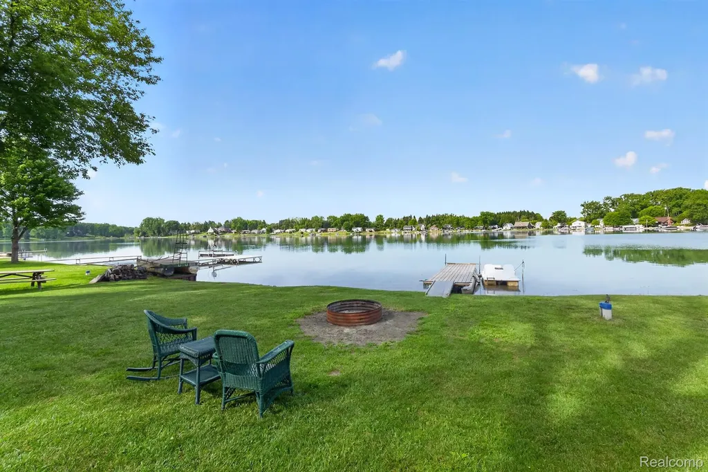 1717 Triangle Lake Road Marion Township MI 48843