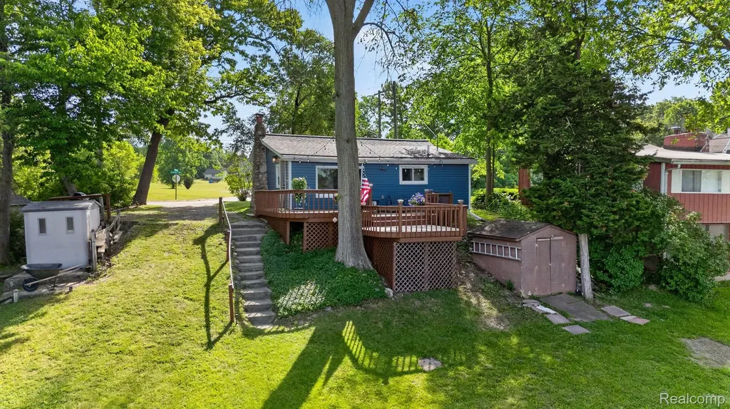 1717 Triangle Lake Road Marion Township MI 48843