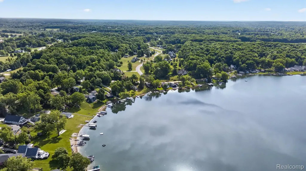 1717 Triangle Lake Road Marion Township MI 48843