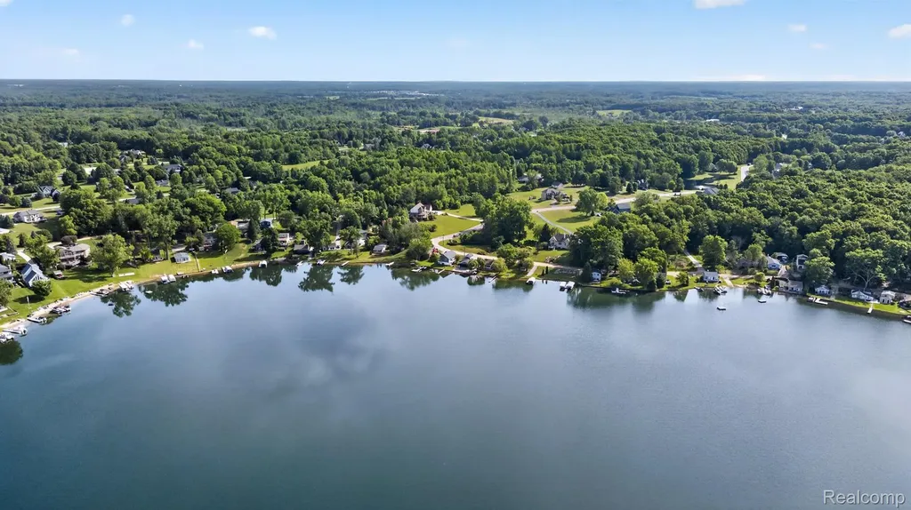 1717 Triangle Lake Road Marion Township MI 48843