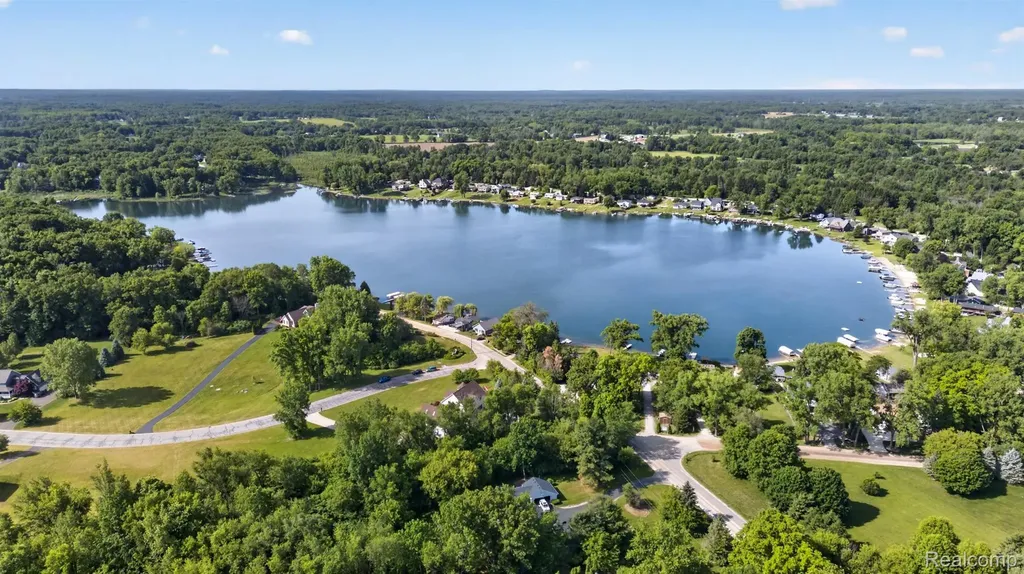 1717 Triangle Lake Road Marion Township MI 48843