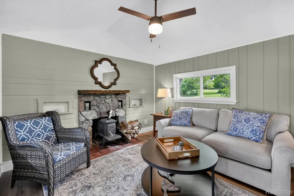 1717 Triangle Lake Road Marion Township MI 48843