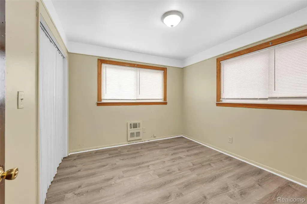 16721 Greenfield Road Detroit City MI 48235