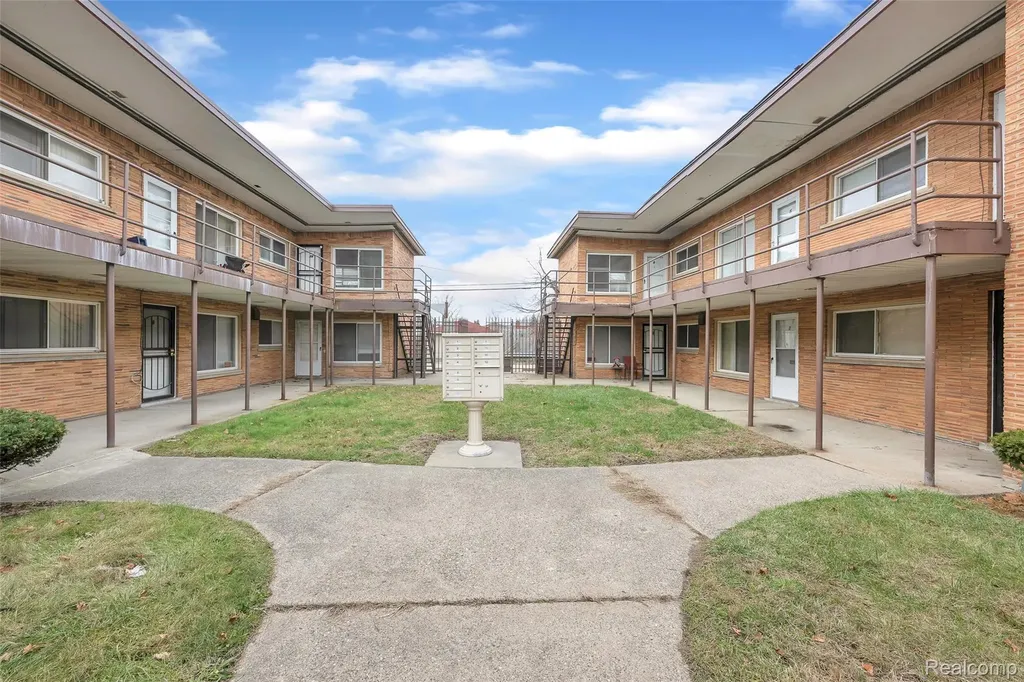 16721 Greenfield Road Detroit City MI 48235