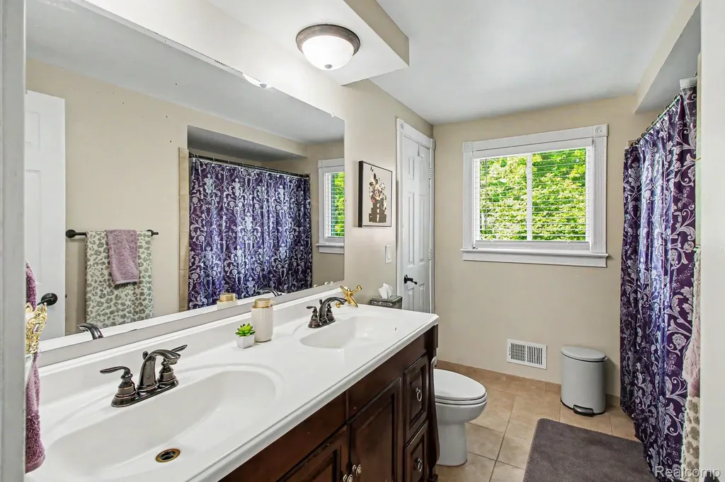 5302 Mill Wheel Drive Grand Blanc Charter Township MI 48439