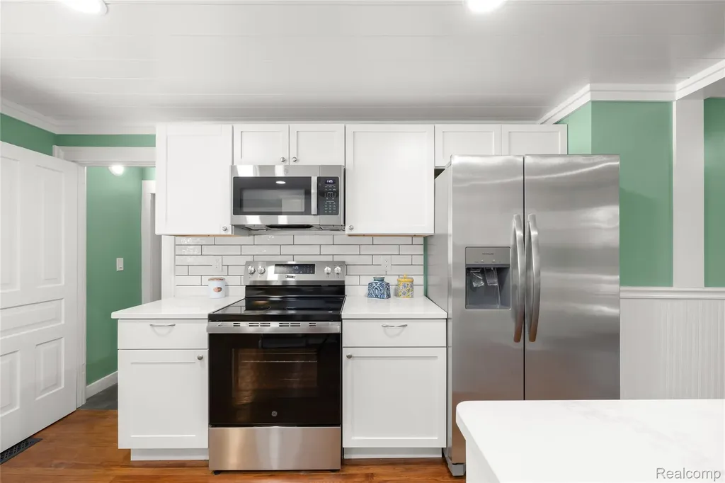 406 E Sherman Street Holly Village MI 48442