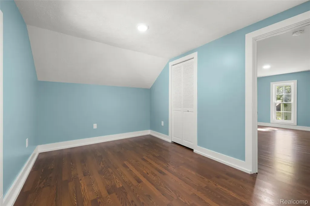 406 E Sherman Street Holly Village MI 48442