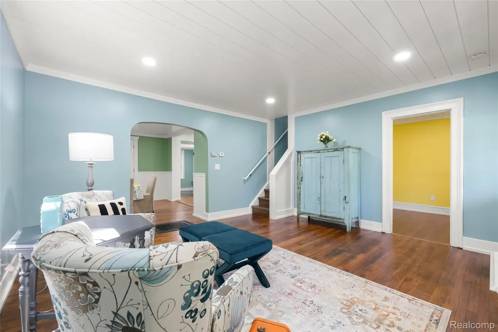 406 E Sherman Street Holly Village MI 48442