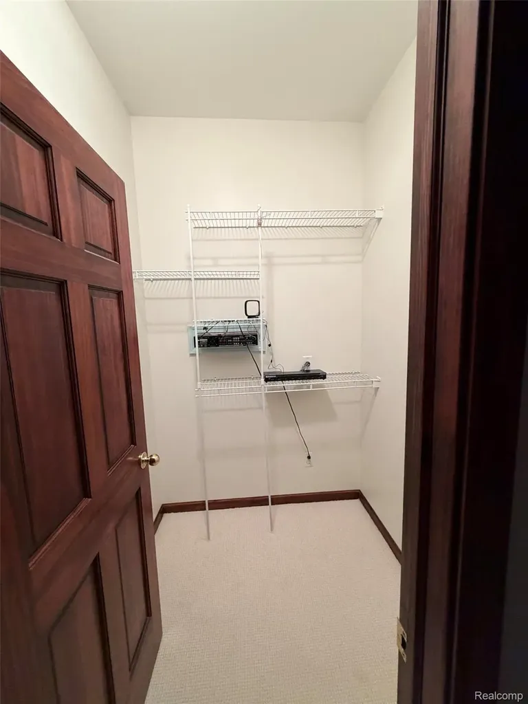 1143 Brewster Road Rochester City MI 48306