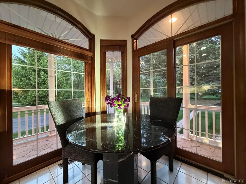 1143 Brewster Road Rochester City MI 48306