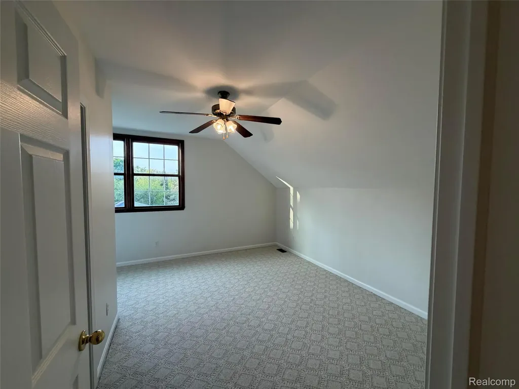 1143 Brewster Road Rochester City MI 48306