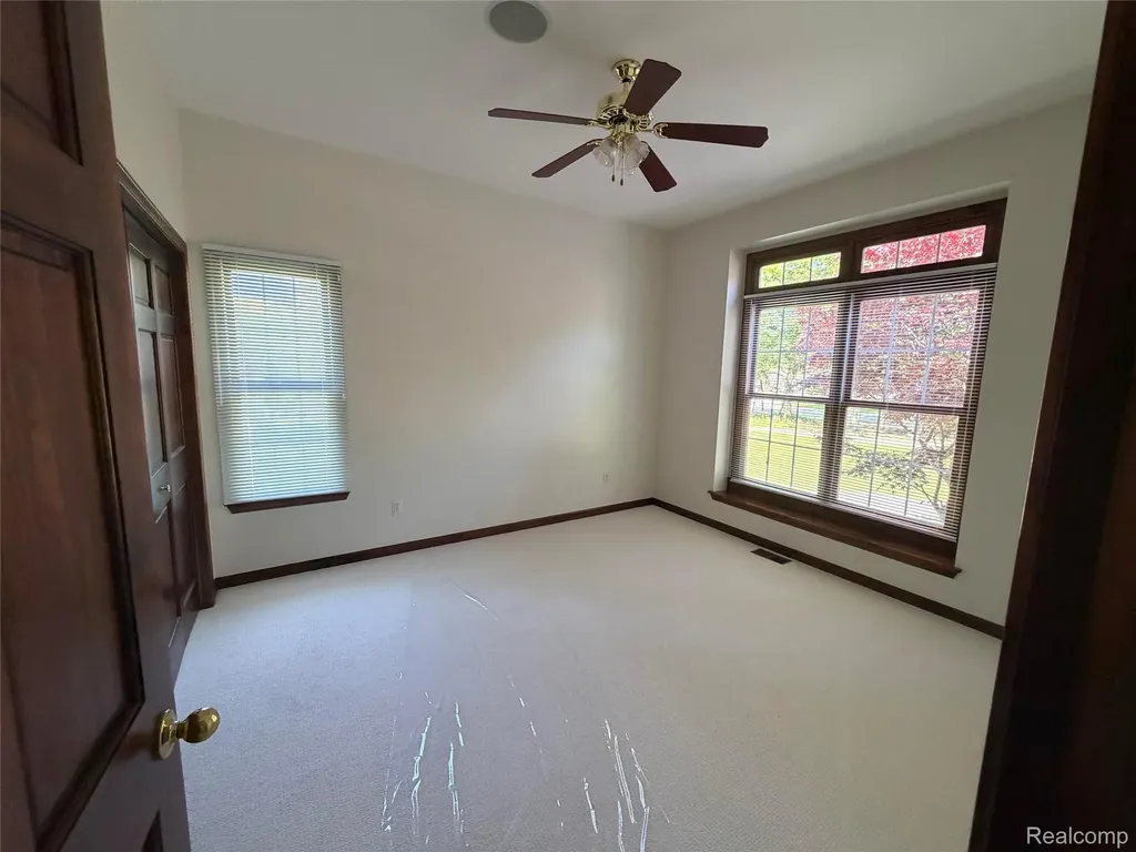 1143 Brewster Road Rochester City MI 48306