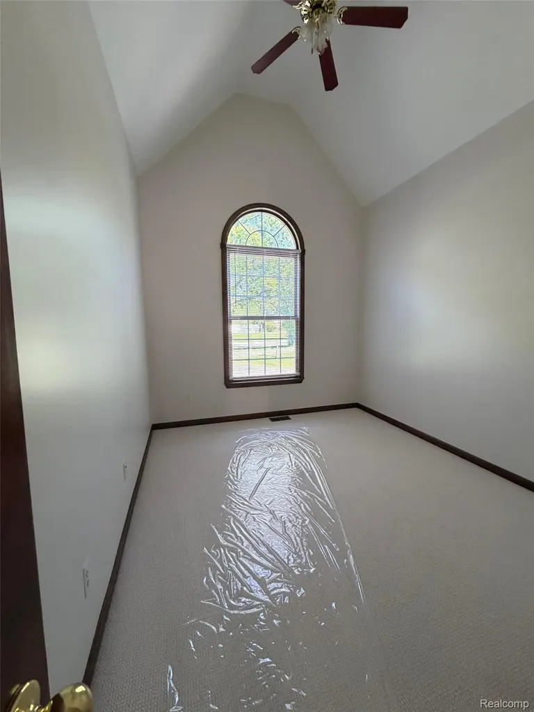 1143 Brewster Road Rochester City MI 48306