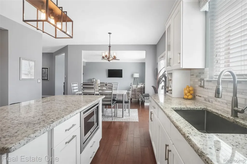 26608 Fountain View Boulevard Chesterfield Township MI 48051