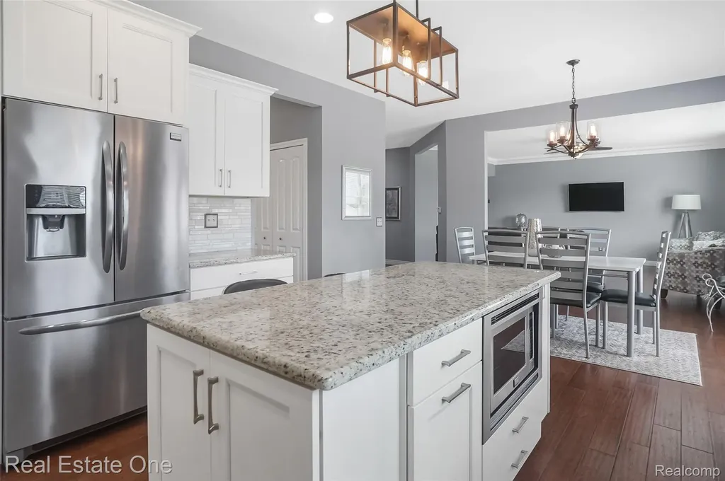 26608 Fountain View Boulevard Chesterfield Township MI 48051