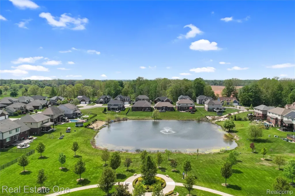 26608 Fountain View Boulevard Chesterfield Township MI 48051
