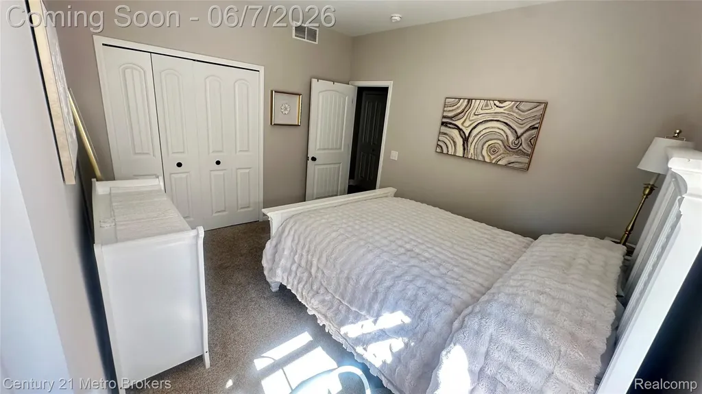 16437 Sleepy Hollow Drive Fenton Charter Township MI 48430