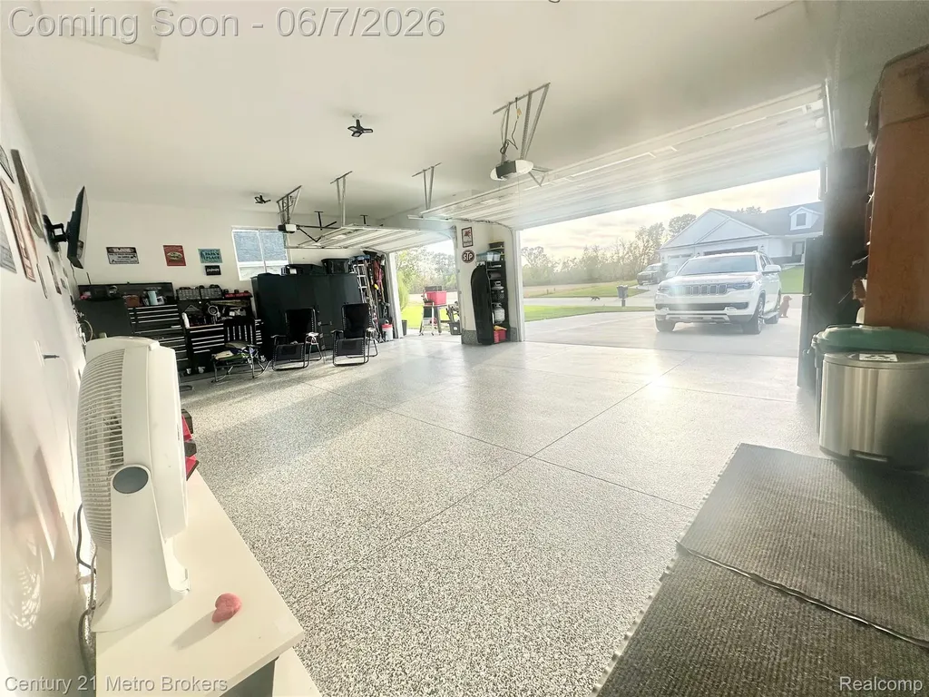 16437 Sleepy Hollow Drive Fenton Charter Township MI 48430